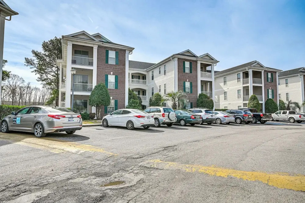 4 Mi to Ocean: Breezy Golf Condo in Myrtle Beach