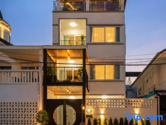 Luxury4BR Pool VillaWalk to PatongBeachRooftop BBQ