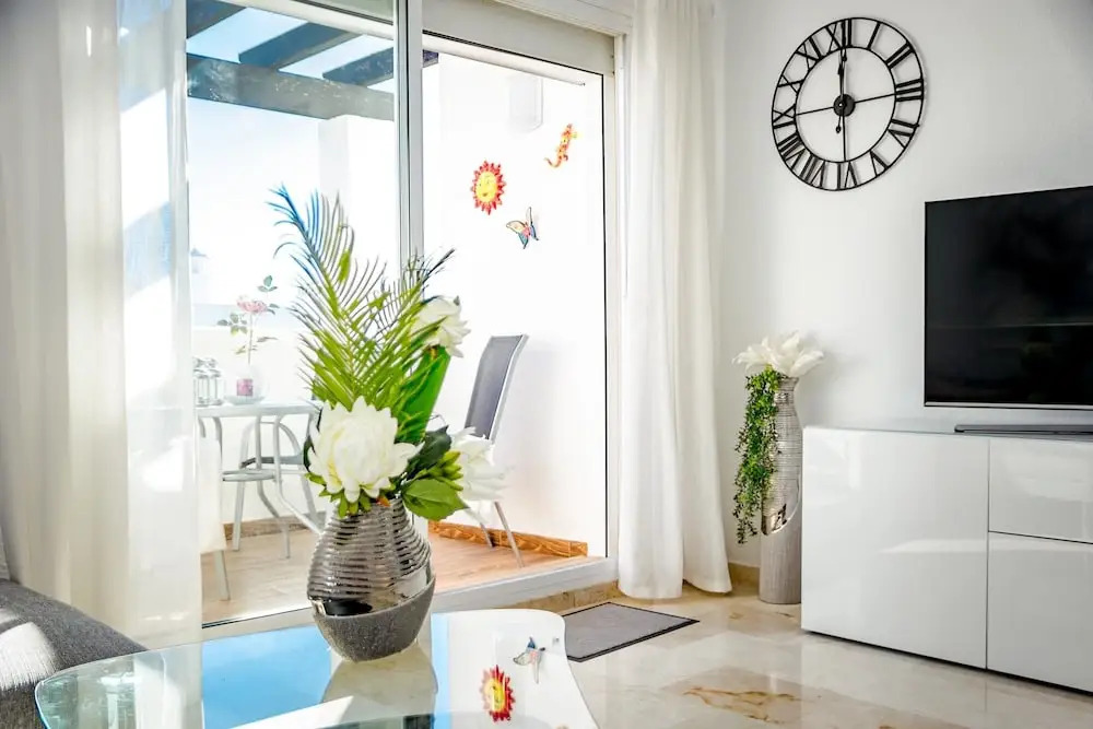 PP- Fantastic 2 bedroom apt with roof top terrace