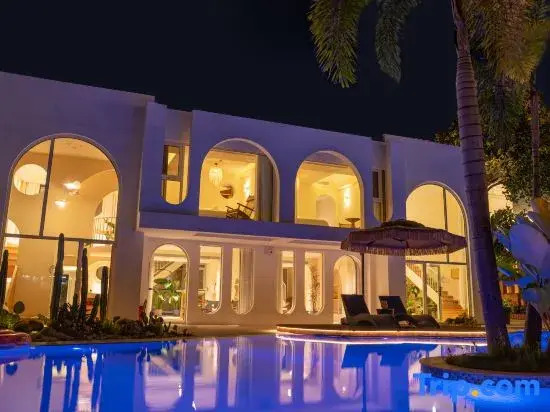 Floral Hotel · MiLin ChunHuan Hotel