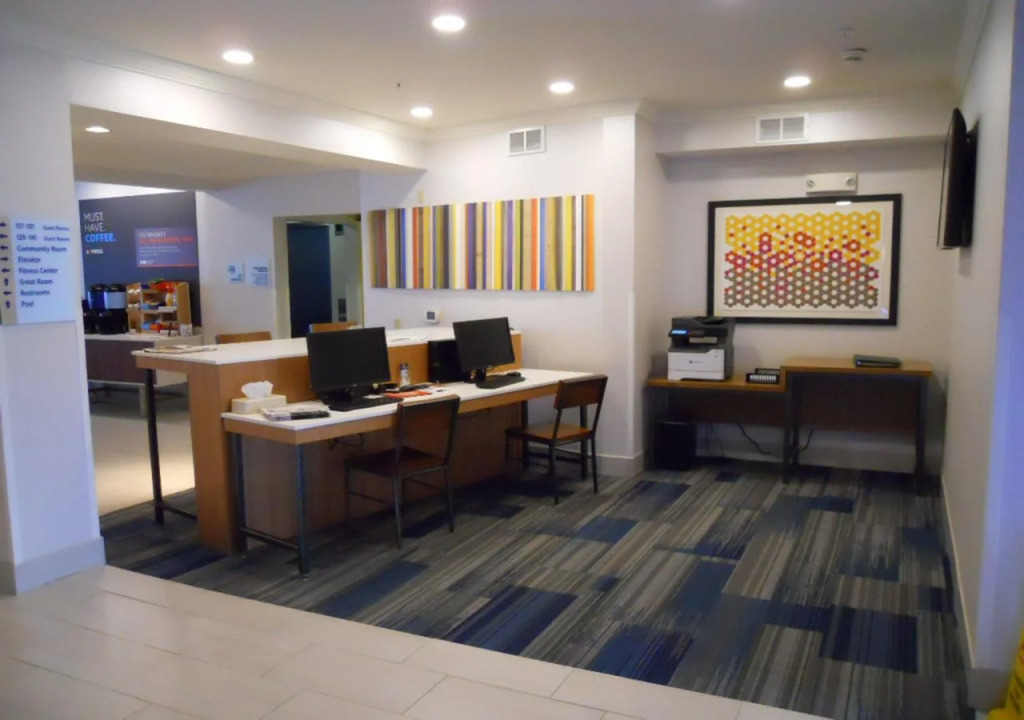 Holiday Inn Express & Suites Bethlehem Airport-Allentown Area