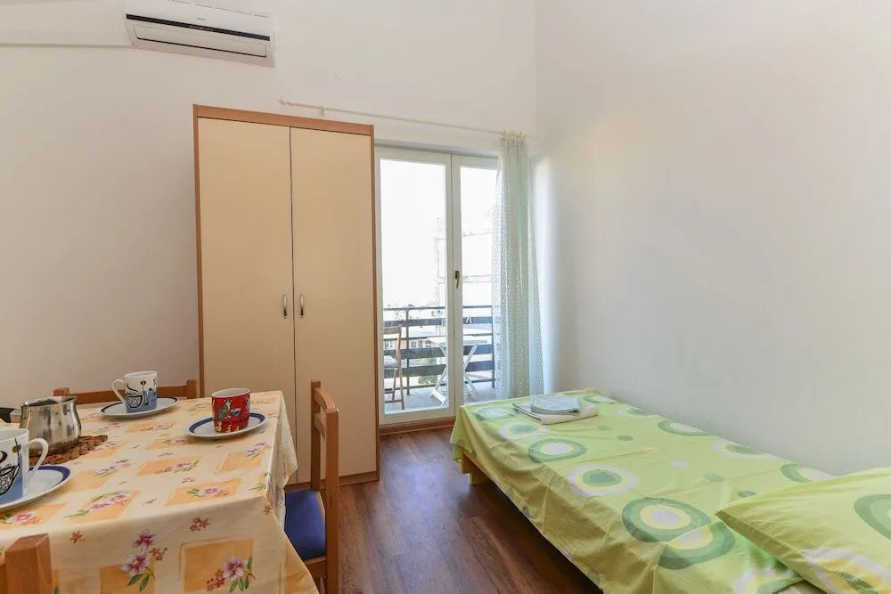 Apartments and Rooms Summercity Life