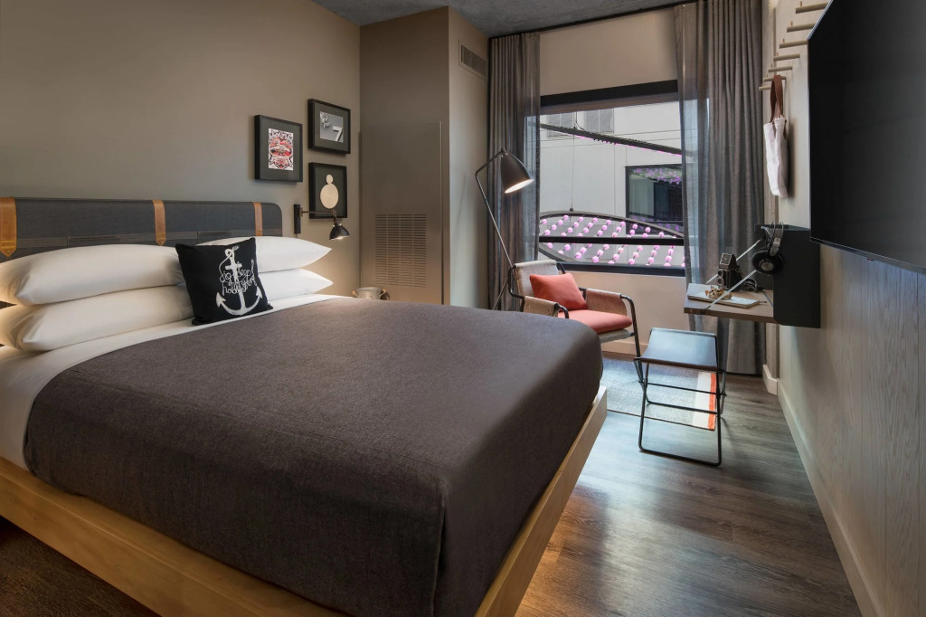 Moxy San Diego Gaslamp Quarter