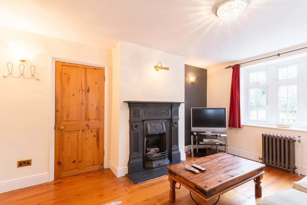 NEW Cosy 3 Bedroom Detached House West Finchley