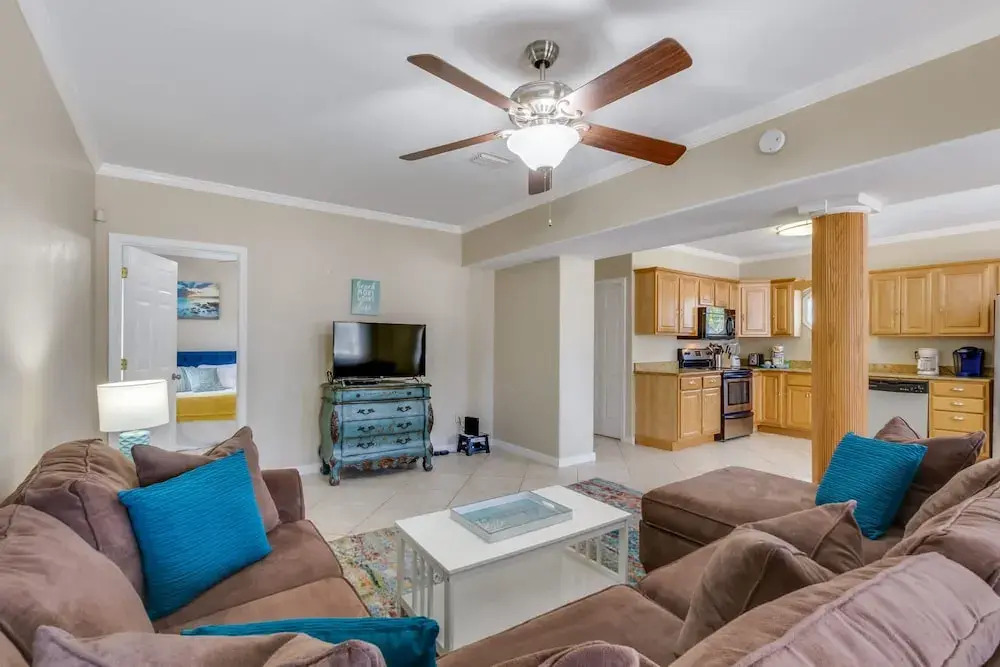 Sel De Vie 6 BR Sleeps 18 dog Friendly
