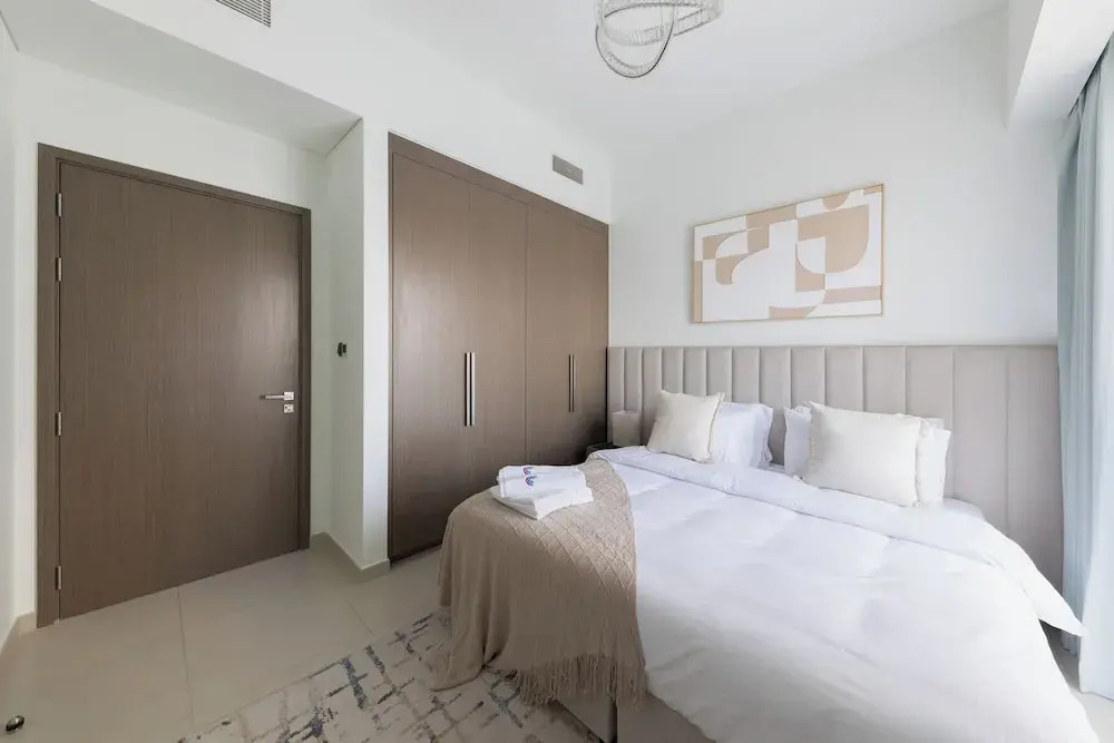 Spacious Elegant 3BR Urban Retreat