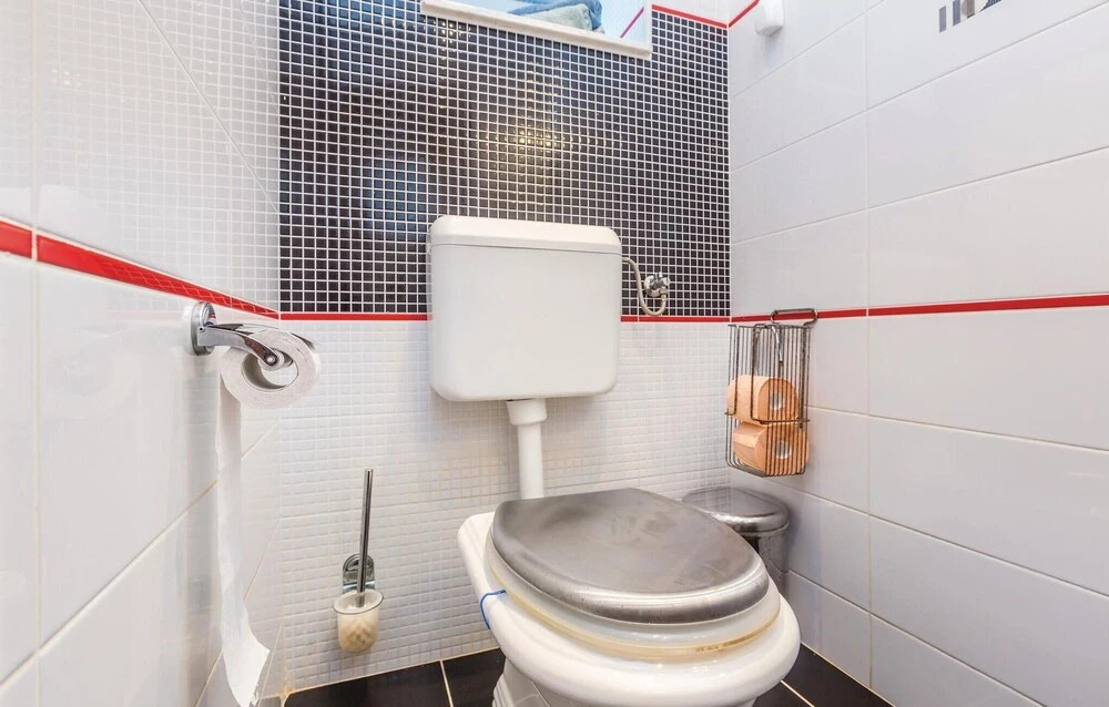 Awesome Home in Sveti Vid Dobrinjski with Hot Tub, WiFi & 6 Bedrooms