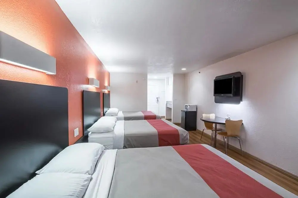 Motel 6-Hutchins, TX