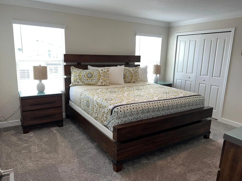Fascinating 4bedroom townhome, close to Disney
