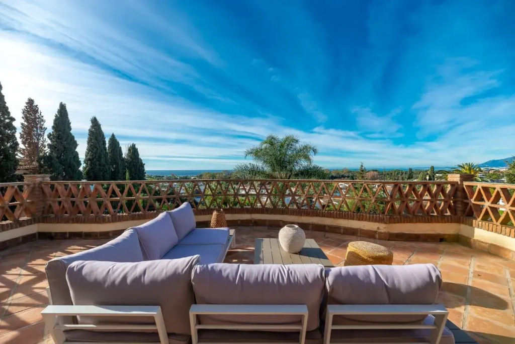 All About Casa Roca