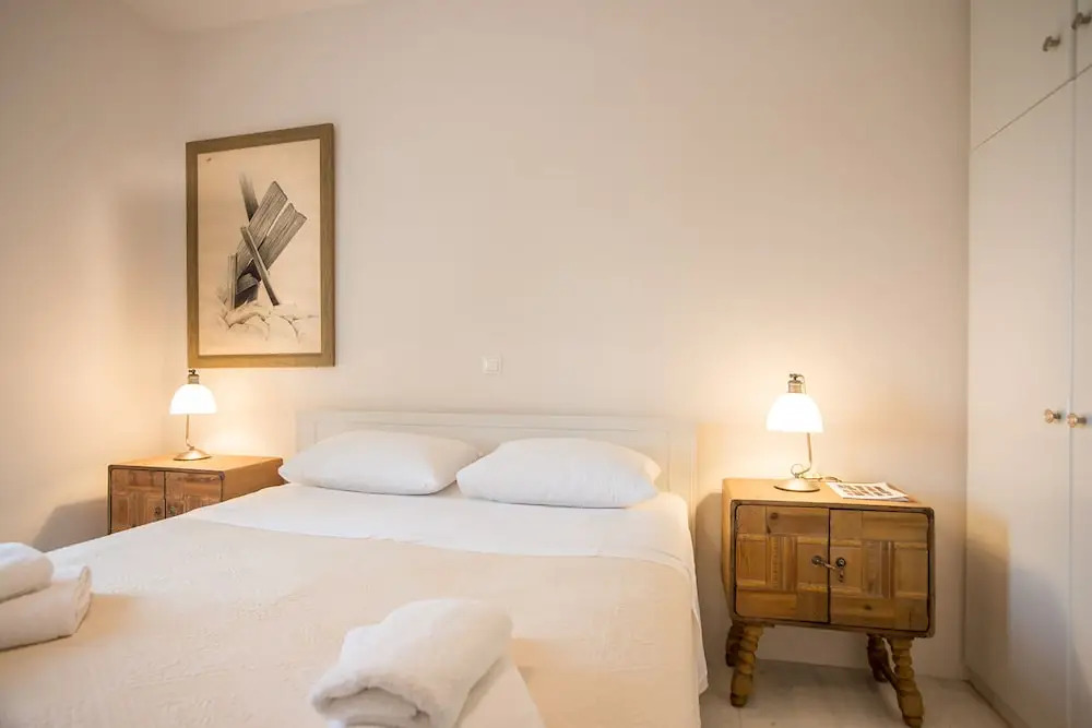 Eclectic island villa - gorgeous sea views, garden by VillaRentalsgr
