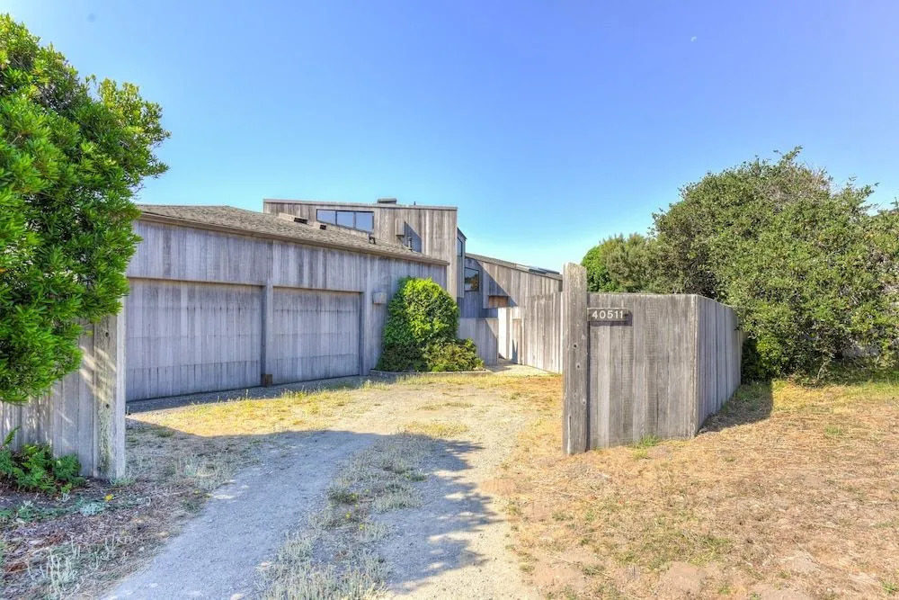 The Bluff House
