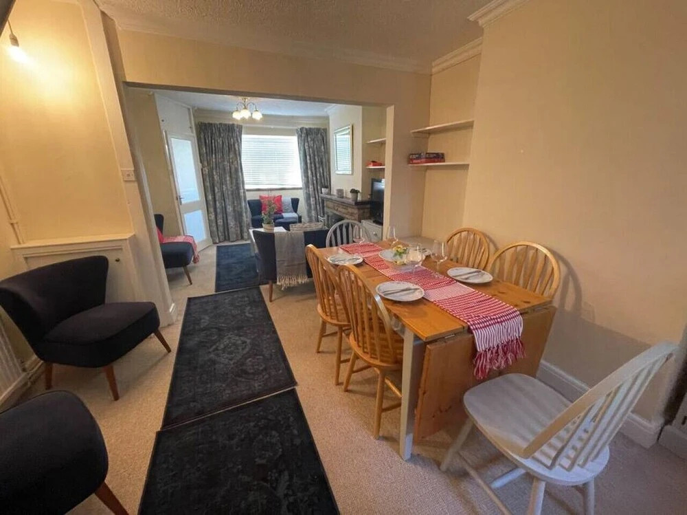 Park End House - Parking Pet Friendly - From 180 Per Night