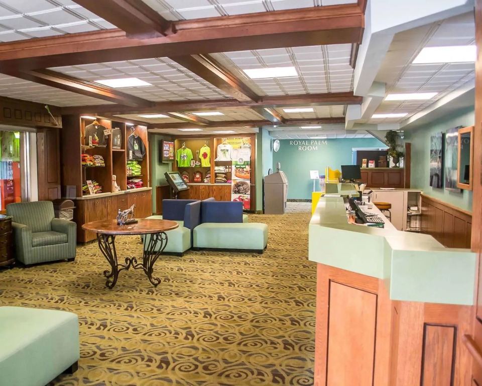 Cedar Stables Inn & Suites