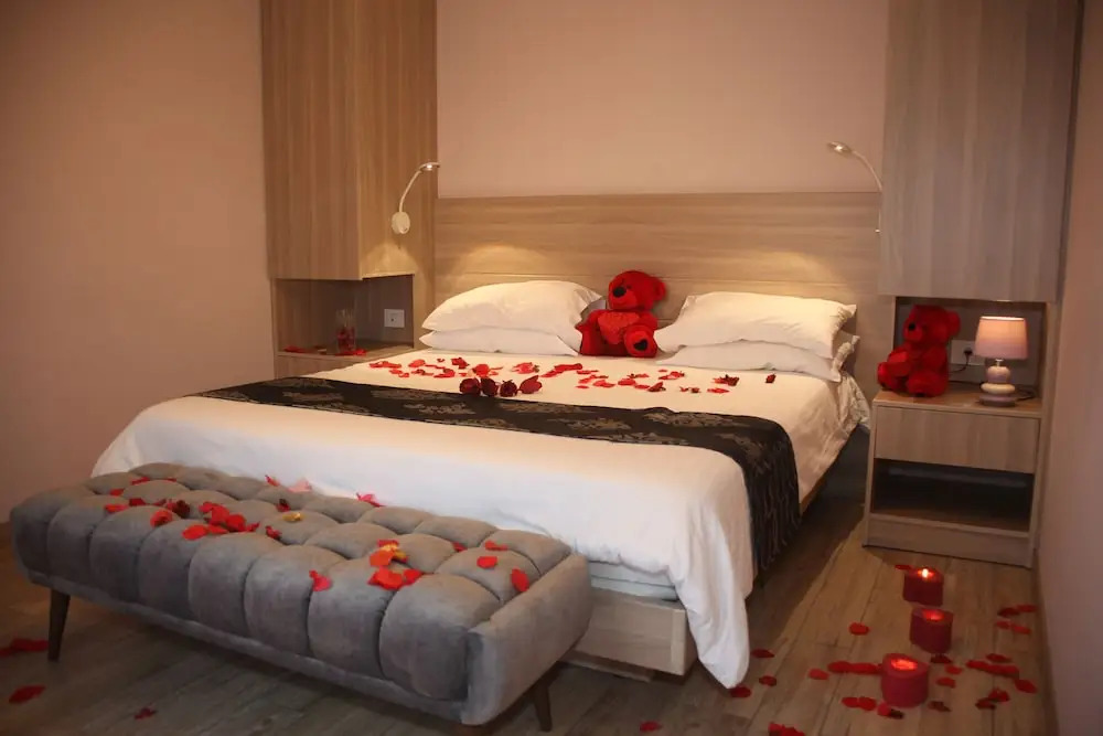 HOtello guest suites