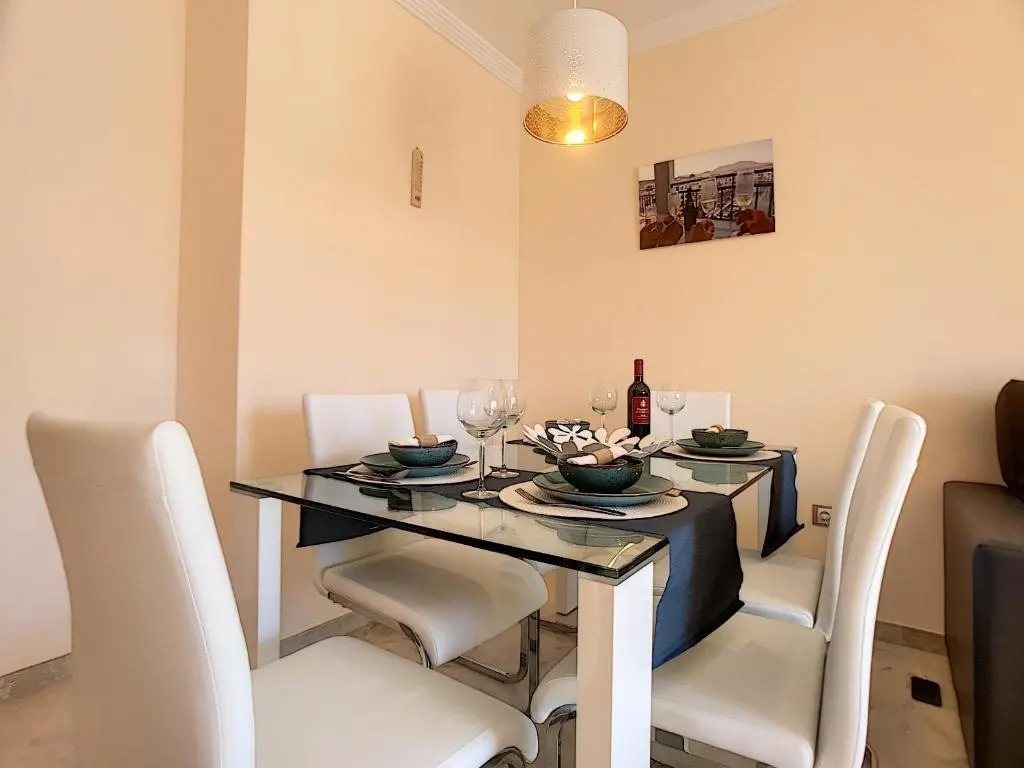 2239-Lovely 2 bedrooms with pool and paddle court