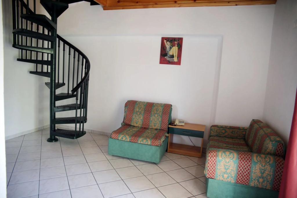 Oula Maisonettes Suites