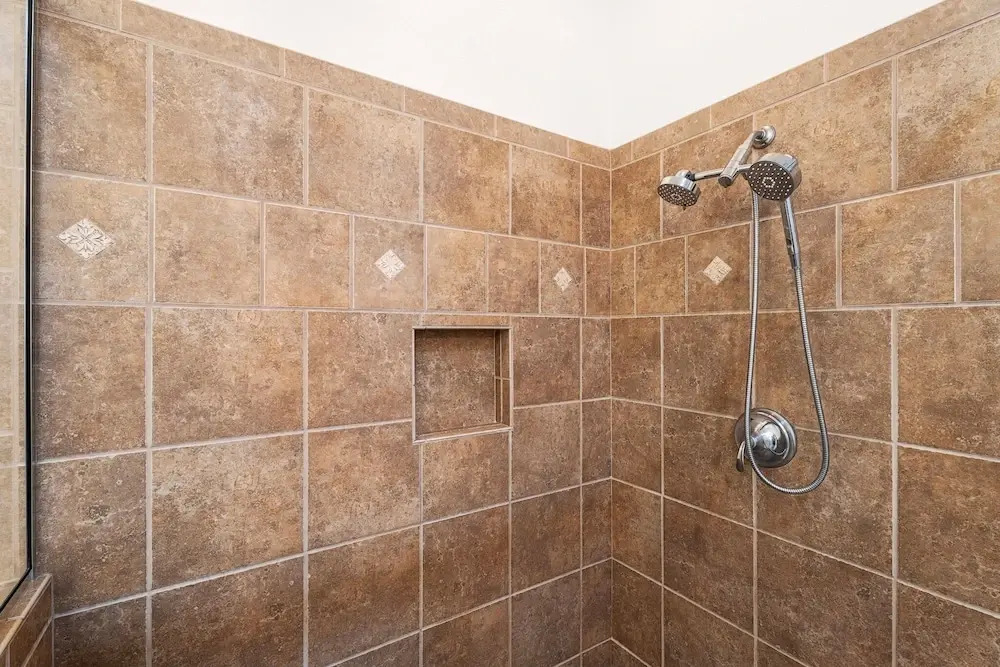 Updated Unit - Perfect Location - Vrkcv