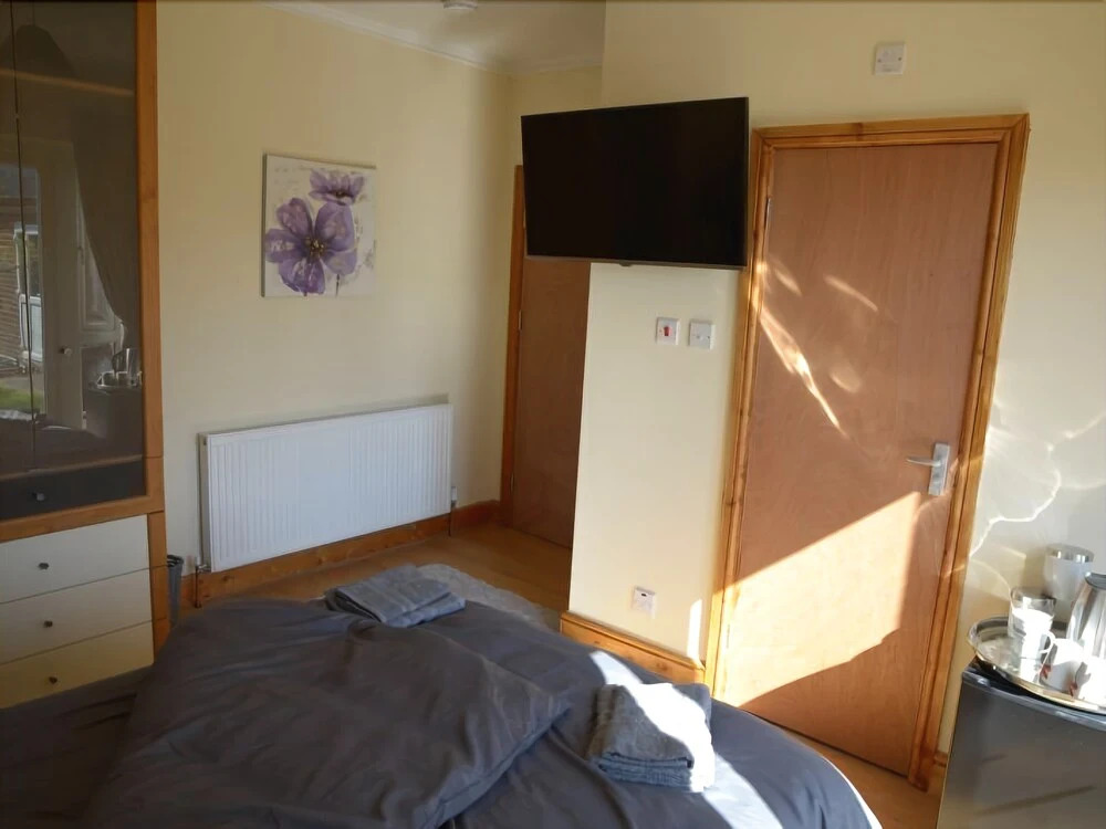 Holmbury Gardens B&B