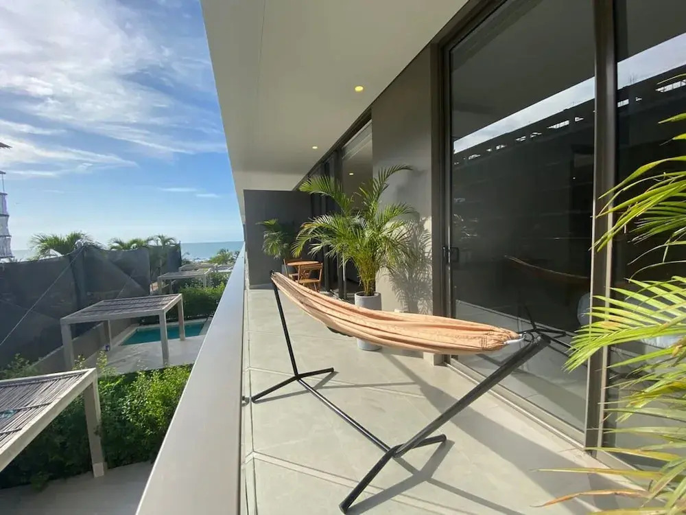 w Lively 1BR With Balcony in Cartagena