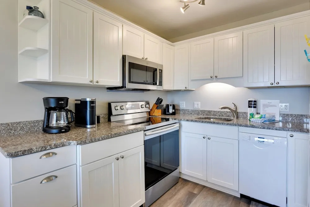 Oceanfront Breakers 137 Condo w/ Sunrise Views!