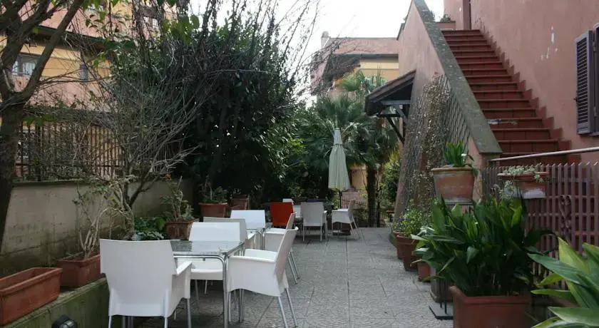 Casale Cheap and Chic