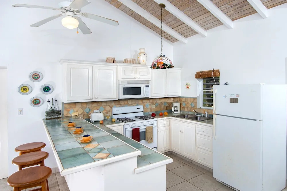 Moondance by Island Properties Online
