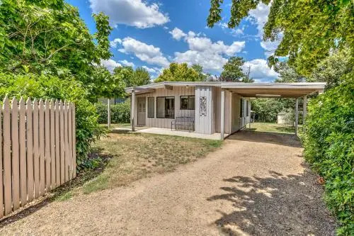 20 Toorak Road