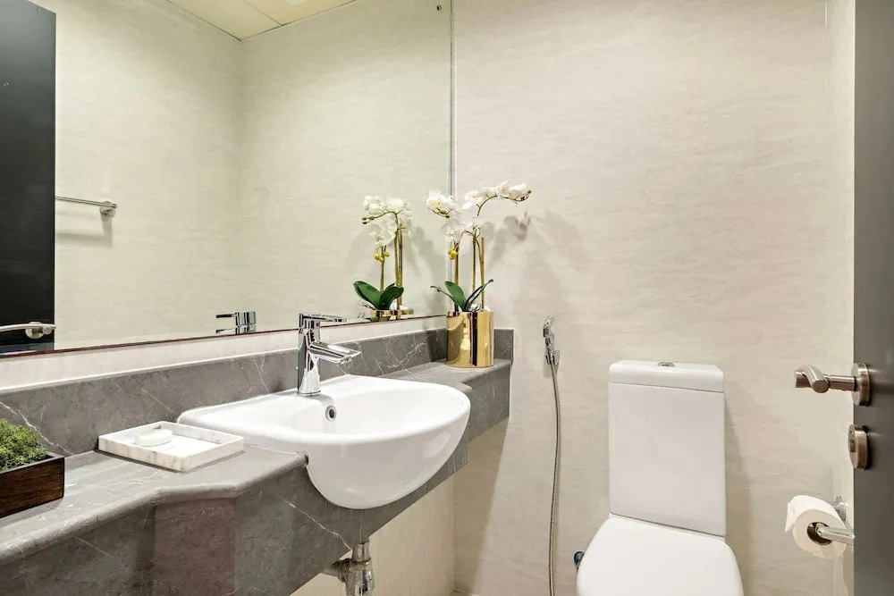 Silkhaus Concorde Tower 1BR Near Almas East Lake