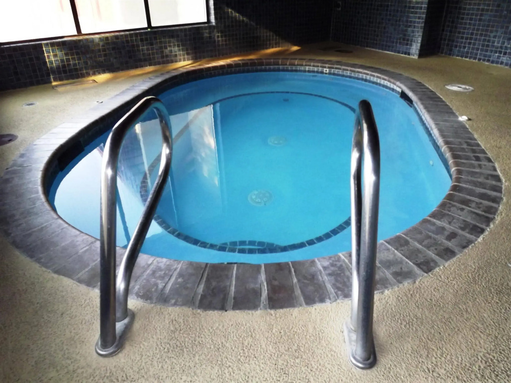 Best Western PLUS Lake Front Hotel