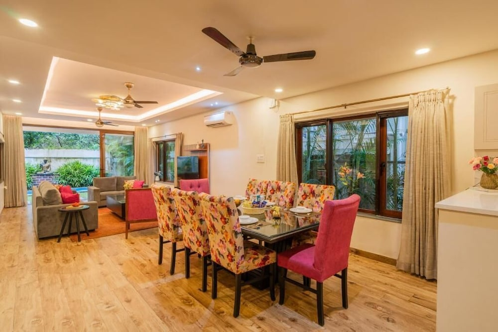 ELIVAAS 3 BHK with Pvt Pool - Azalea