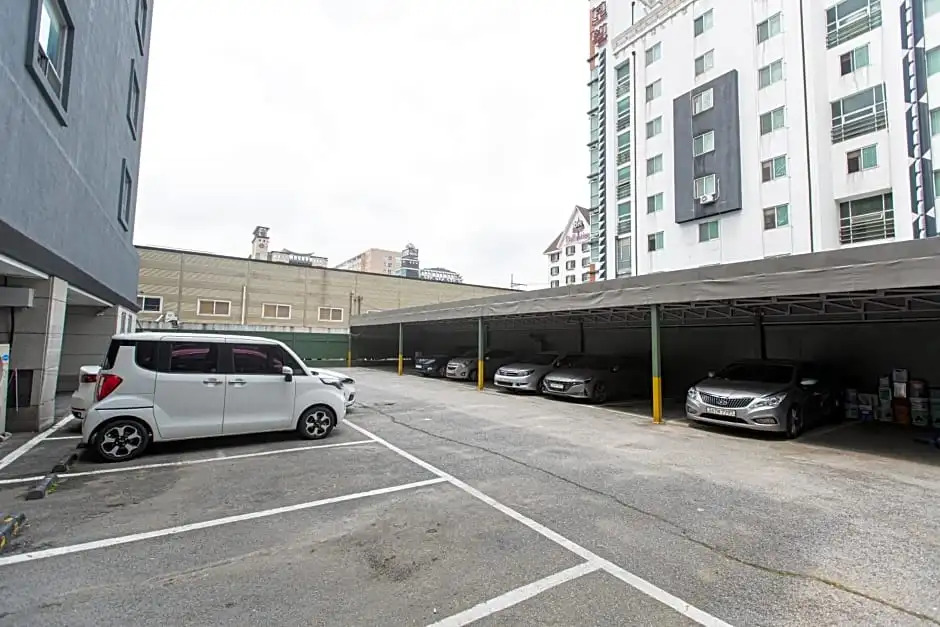 KNox Hotel
