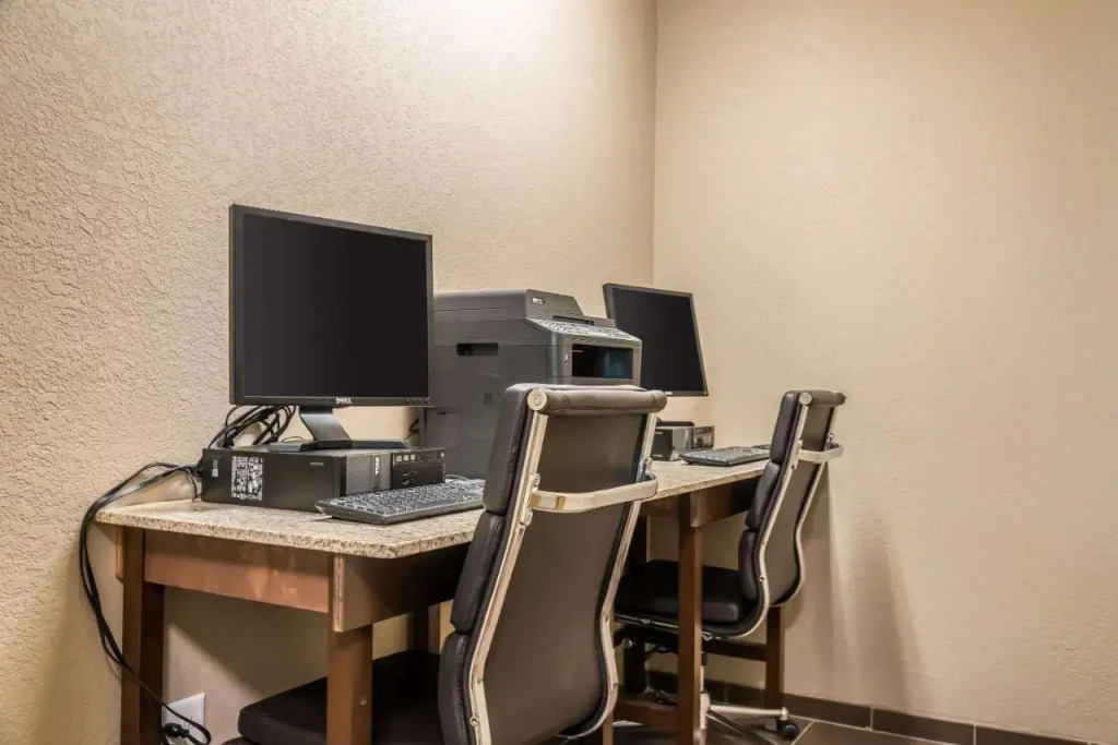 Holiday Inn Express Hotel & Suites Stillwater