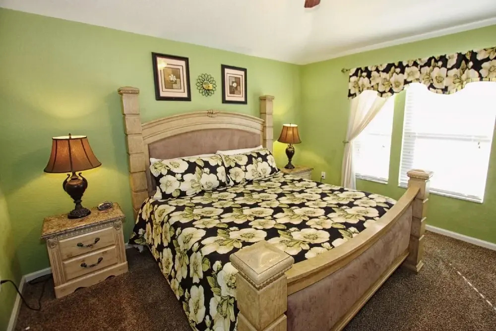 2582 Windsor Hills