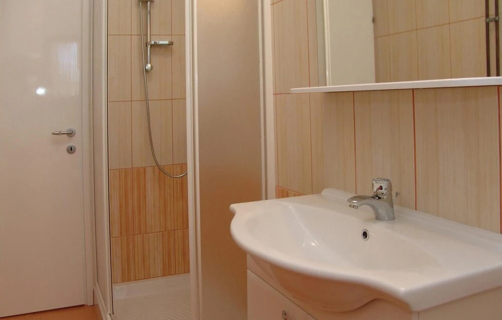 Awesome Home in Porec With Wifi and 2 Bedrooms