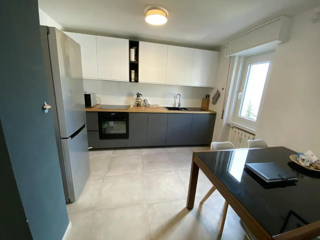 Clotes apartment, 50m from slopes - sleeps 8, 2 bath - Sauze Holiday