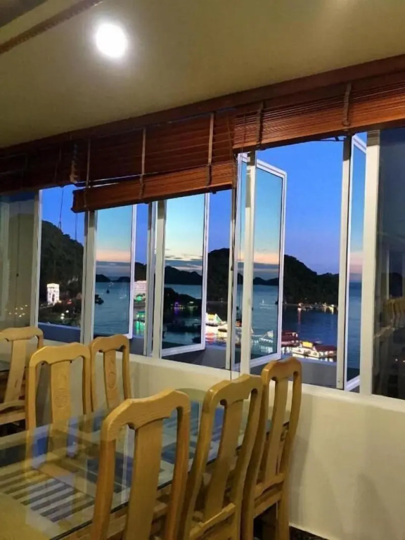 My Ngoc Hotel Catba