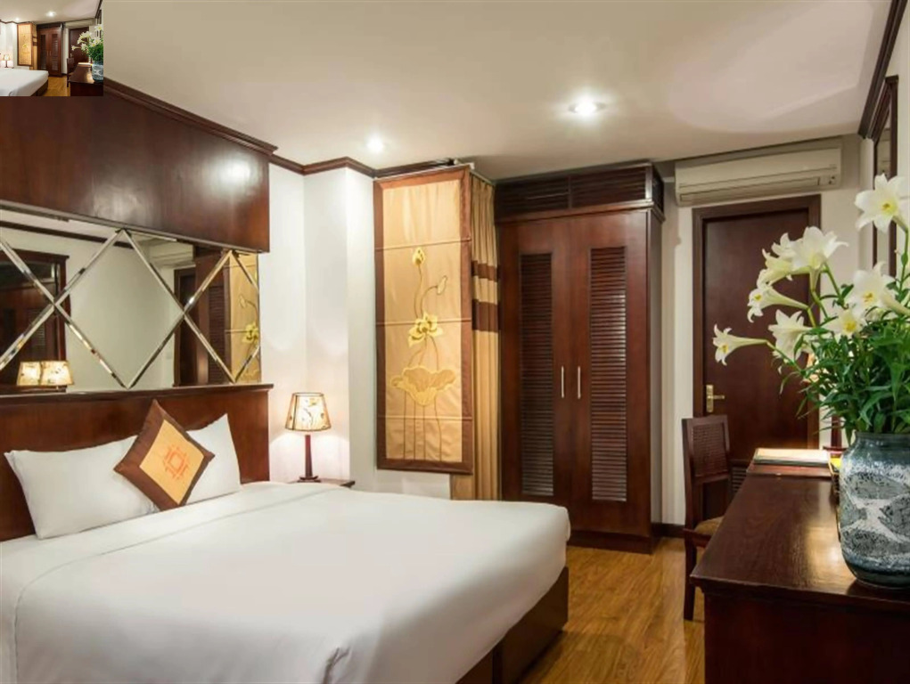 MAY DE VILLE Lakeside Hotel