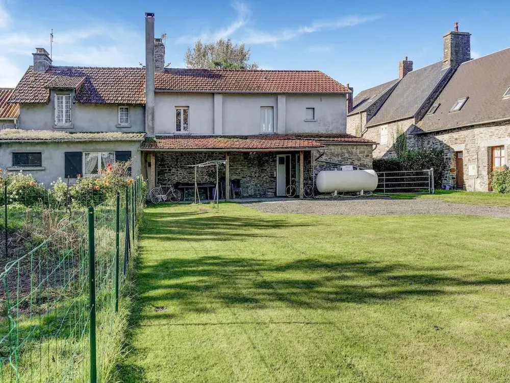 Gite des Salines in Stone With Views