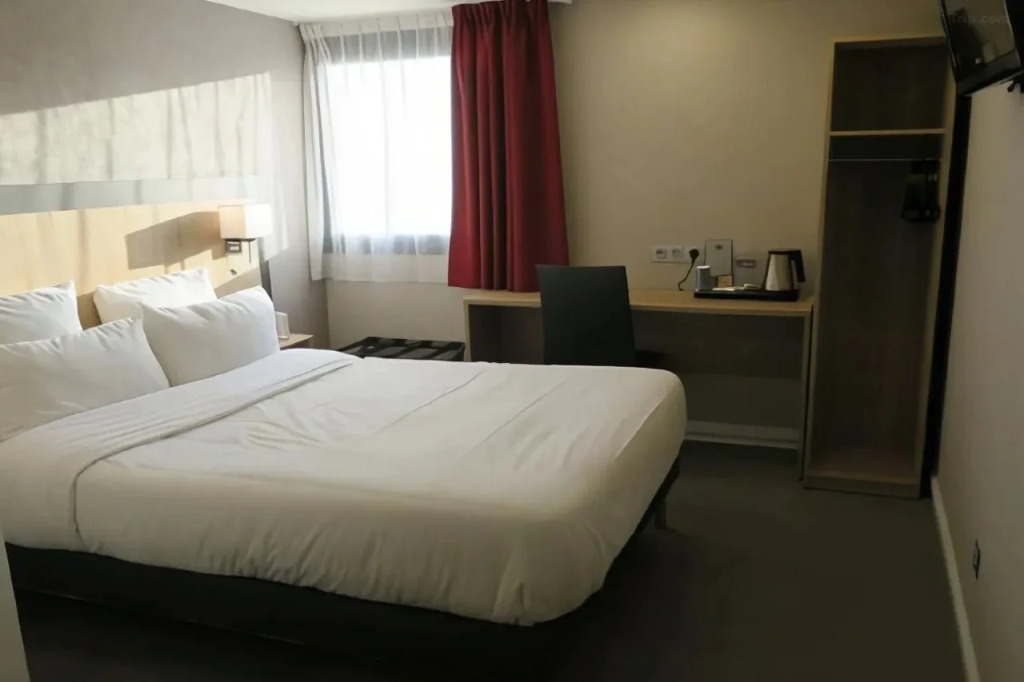 Brit Hotel La Ferte Bernard