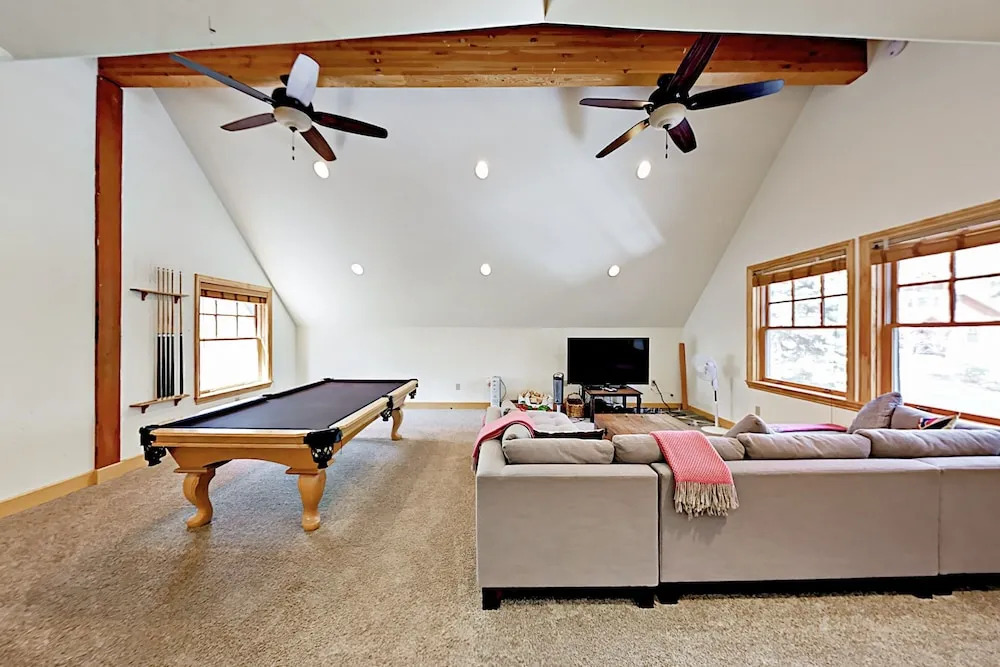213 Vista Pines Circle Home 5 Bedrooms 4.5 Bathrooms Home