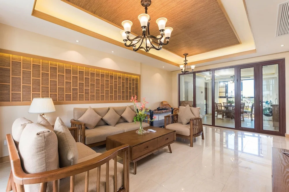 Yalong Bay LanSeJiaRi Villa Aprtment