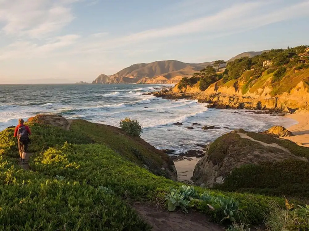 HI Point Montara Lighthouse