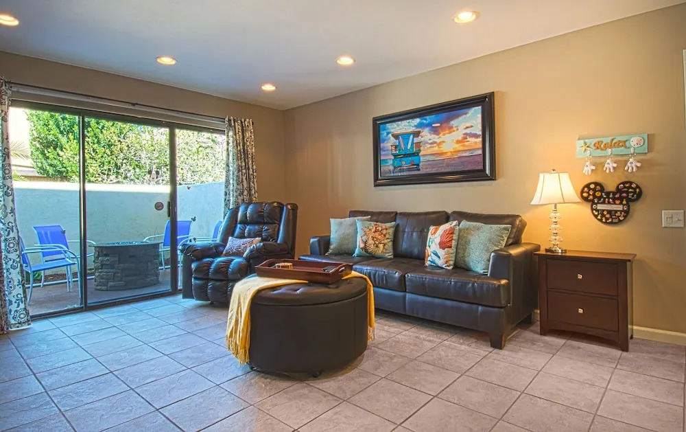 Tron - 3 Br Condo