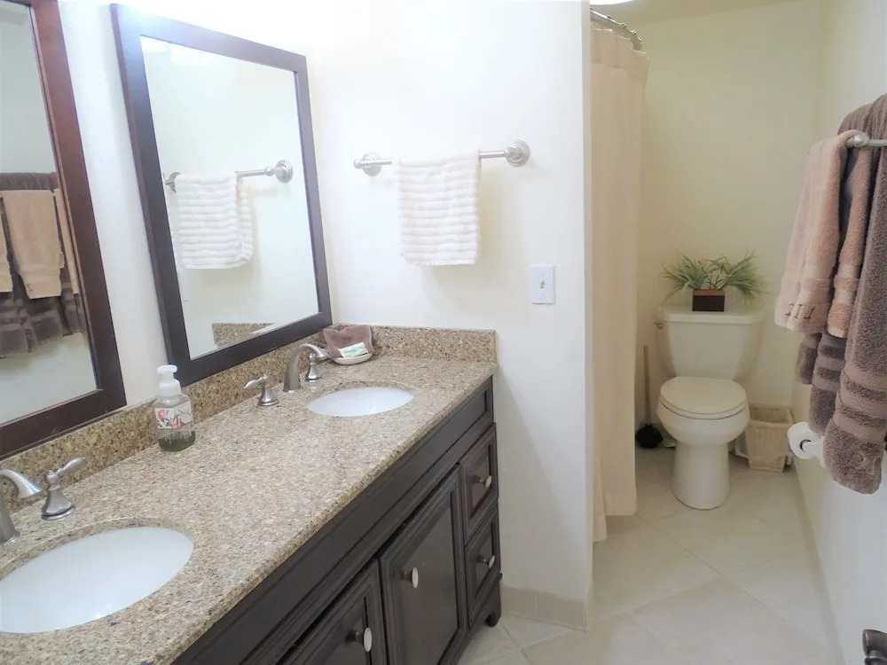 Sunset Royale 214 2 Bedrooms 2 Bathrooms Apts