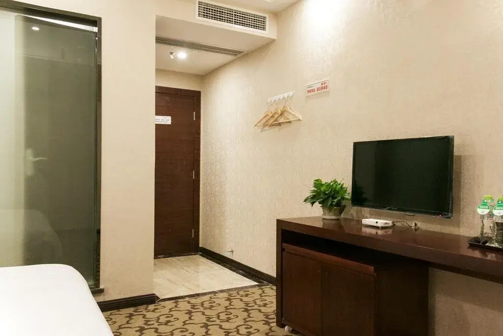 Liangjiang Shiguang Inn