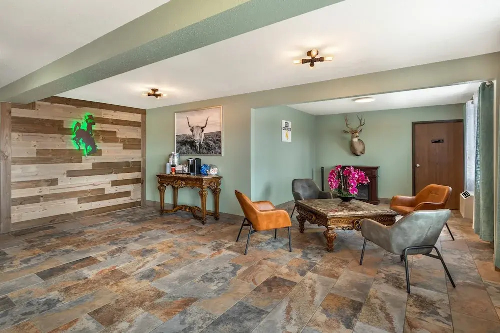 Hotel Fuzion Inn & Suites