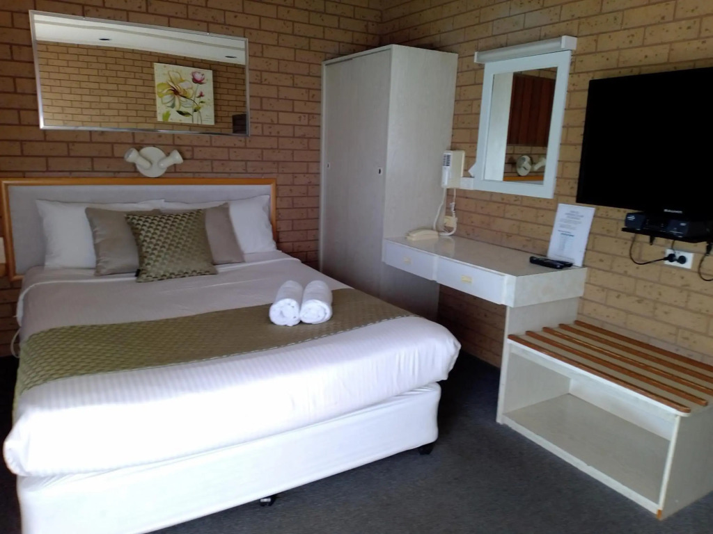 Country Home Motor Inn