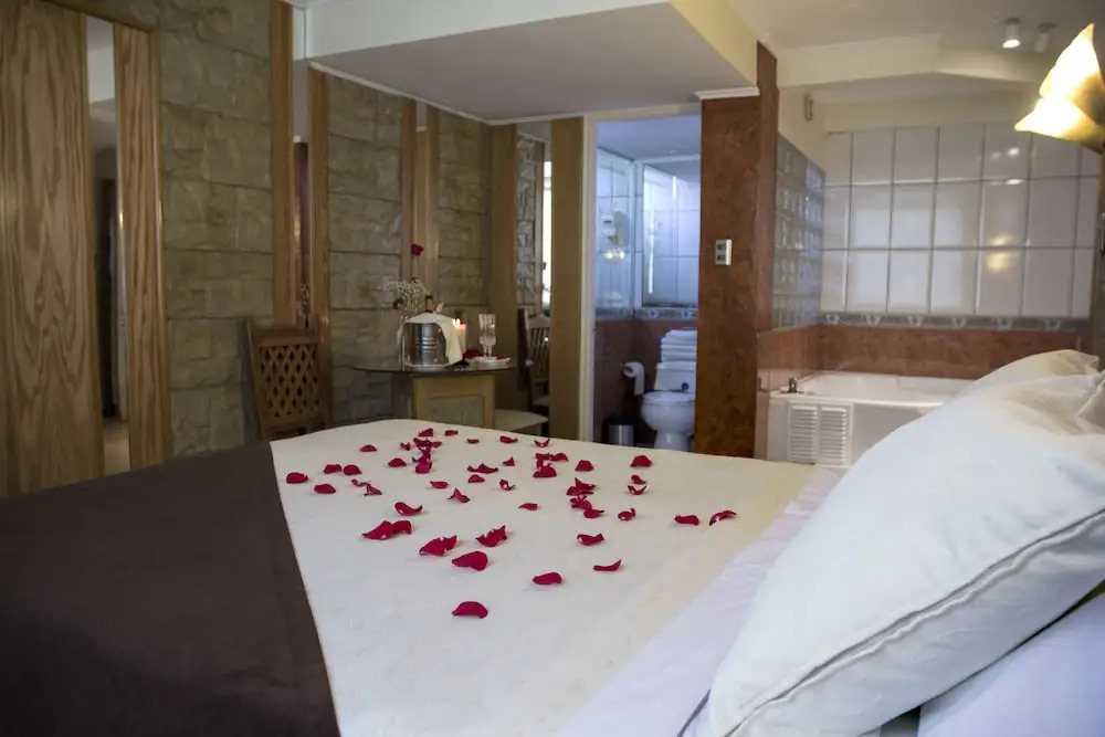 Manly Tranquil Escape Modern Flat with Pool