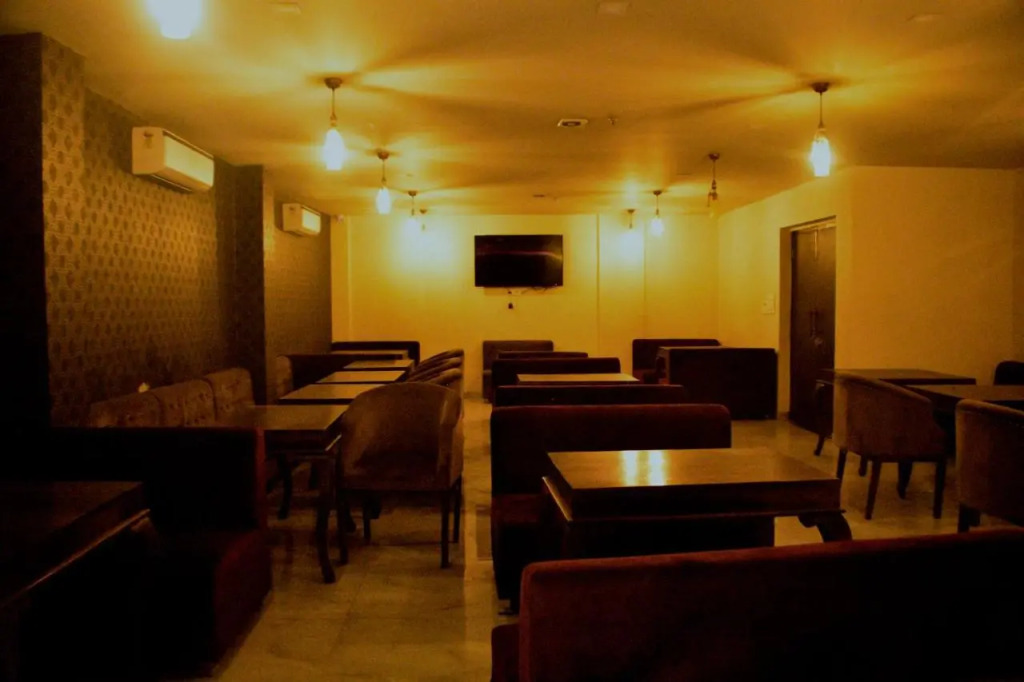 Raas Mahal-Hotel In Jaipur Near Tourist Places